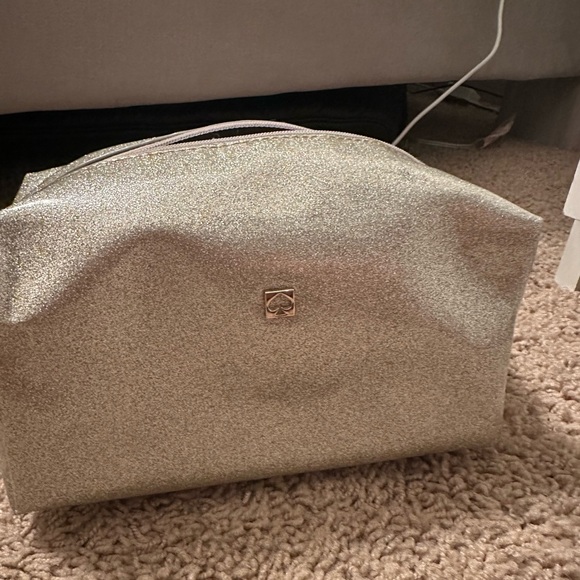 SILVER Kate Spade Glitter makeup/traveling bag - Picture 2 of 6